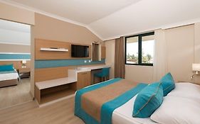 Sandy Beach Hotel  4*